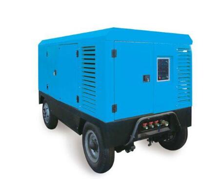 凝結器或一級濾芯促使水和空氣改變方向。